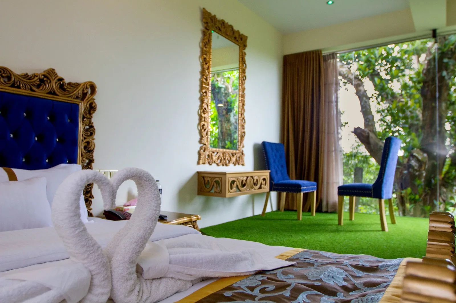 Hill View Suite