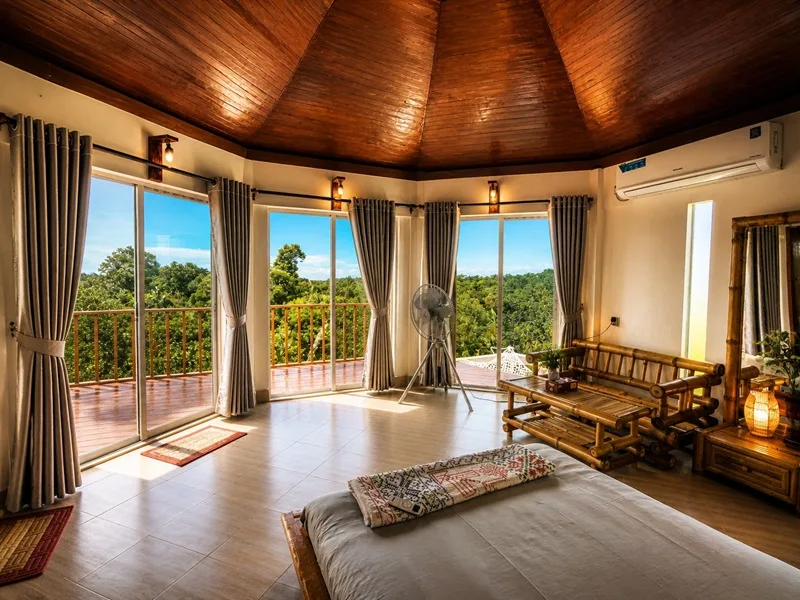 Superior Pool Cottage