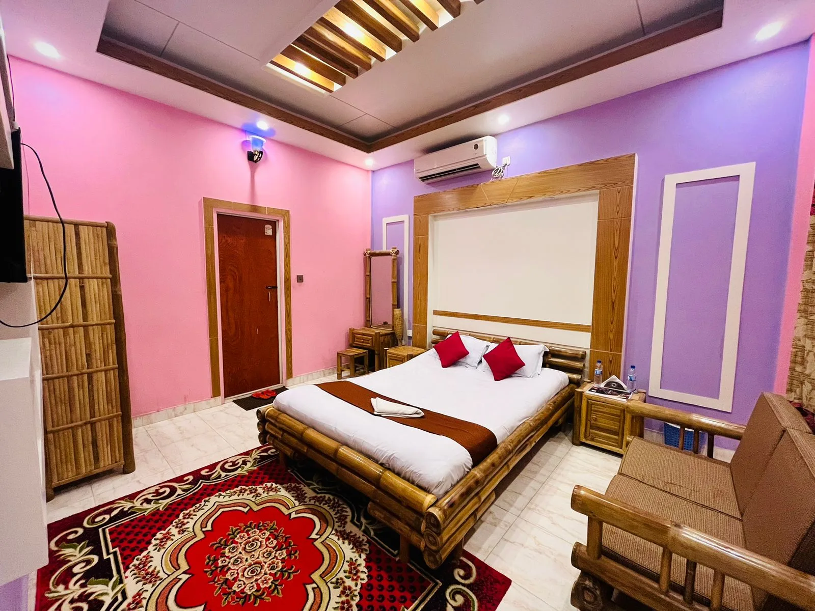 Deluxe Couple Room